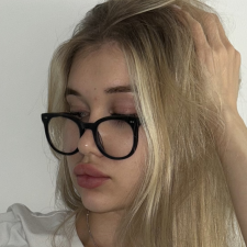 Фрилансер Veronika N. — Україна, Київ. Спеціалізація — AI у дизайні, Просування у соціальних мережах (SMM)