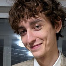 Freelancer Artsemiy V. — Austria, Ach. Specjalizacja — Menedżer treści, AI tekst