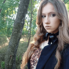 Freelancer Veronika S. — Ukraine. Core skill — Interface Design (UI/UX), Illustrations & Drawings
