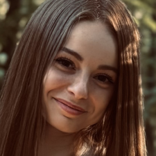 Freelancer Viktoriia K. — Ukraine, Sumy. Core skill — Tuition, AI Content Creation