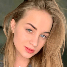 Freelancer Viktoriya G. — Ukraine, Dnepr. Core skill — Social Media Page Design, Customer Support