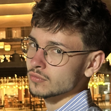 Viktor D.