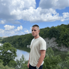 Freelancer Viktor S. — Ukraine, Zhitomir. Core skill — Copywriting, Cryptocurrency & Blockchain