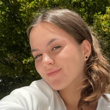 Freelancer Viktoriia D. — Ukraina, Lwów. Specjalizacja — Praca z klientami, Badania marketingowe