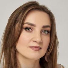 Freelancer Vladyslava R. — Ukraine, Mykolaiv. Core skill — Bot Development