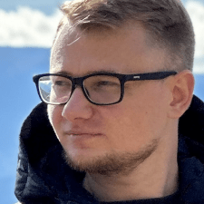 Freelancer Vladyslav M. — Ukraine, Sumy. Core skill — Online Stores & E-commerce, Social Media Page Design