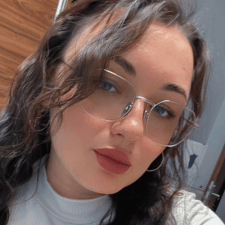 Фрилансер Yuliia R. — Чехия. Специализация — Копирайтинг, Перевод текстов