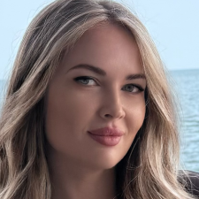 Freelancer Yuliia V. — Ukraine, Kropivnitskiy. Core skill — Interface Design (UI/UX), Customer Support