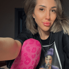 Freelancer Alya B. — Ukraine, Kyiv. Core skill — Online Stores & E-commerce, Content Management