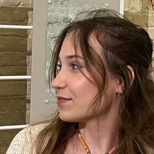Freelancer Alina P. — Ukraina, Kijów. Specjalizacja — Projektowanie dla poligrafii, Język angielski