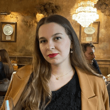 Freelancer Alina U. — Ukraine, Lvov. Core skill — Text Translation, Speaker & Voice Services