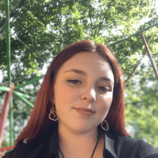 Freelancer Vera G. — Ukraina, Kamieńskie. Specjalizacja — AI tekst, Pisanie artykułów
