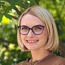 Freelancer Anastasia M. — Ukraine, Lutsk. Core skill — Text Translation, Presentations