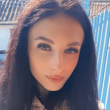 Freelancer Anhelina S. — Ukraine, Krivoi Rog. Core skill — Presentations, Copywriting