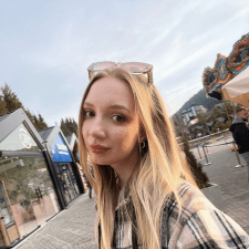 Freelancer Anna M. — Ukraina, Kijów. Specjalizacja — Praca z klientami, Tłumaczenie tekstów
