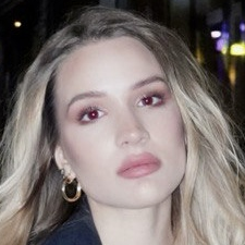 Freelancer Anna M. — Ukraine, Odessa. Core skill — Online Stores & E-commerce, Social Media Marketing (SMM)