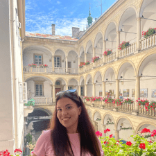 Freelancer Alona H. — Ukraine, Yuzhnoukrainsk. Core skill — Tuition