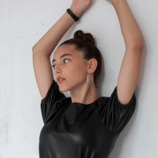 Freelancer Arina N. — Ukraine, Odessa. Core skill — Interface Design (UI/UX), Social Media Page Design
