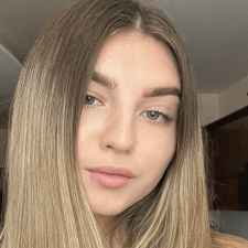 Амина Брусницена