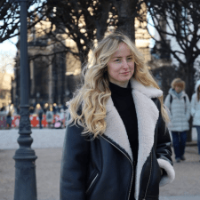 Freelancer Valeriia S. — Ukraine, Kyiv. Core skill — Banners, Social Media Page Design