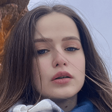 Freelancer Dana V. — Ukraina, Jaremcze. Specjalizacja — Obróbka zdjęć, Projektowanie wizytówek