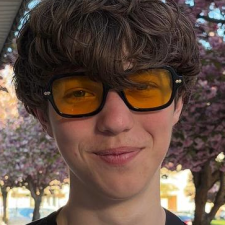 Фрилансер Данііл С. — Украина, Львов. Специализация — AI в дизайне, 3D моделирование и визуализация