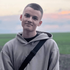 Фрилансер Максим Р. — Украина, Киев. Специализация — Логотипы, Дизайн визиток