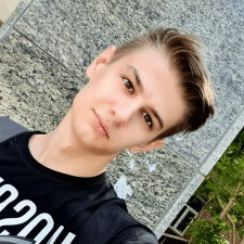 Freelancer Denis K. — Ukraina, Dniepr. Specjalizacja — Układ HTML i CSS, Reklama kontekstowa