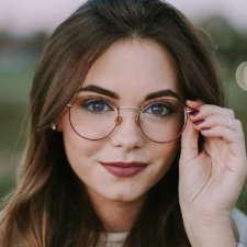 Freelancer Diana G. — Latvia, Ventspils. Core skill — Web Design, Presentations