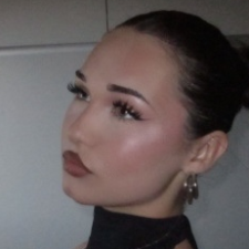 Freelancer Diana D. — Ukraine, Chernigov. Core skill — Social Media Page Design, Presentations
