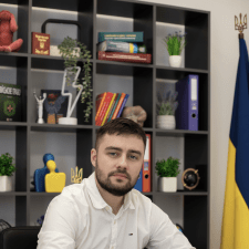 Фрилансер Дмитро М. — Украина, Киев. Специализация — Юридические услуги, Публикация объявлений
