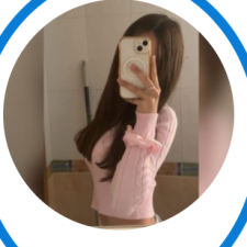 Freelancer Emiliia P. — Spain, Lleida. Core skill — Social Media Page Design, Customer Support
