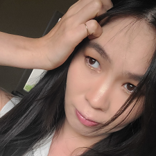 Freelancer Yevgeniya N. — South Korea, Seoul. Core skill — AI & Machine Learning, Text Translation