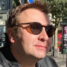 Zleceniodawca Alexey M. — Francja.