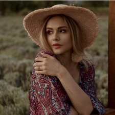 Freelancer Darya G. — Ukraina, Czerkasy. Specjalizacja — Copywriting, Projektowanie interfejsów użytkownika (UI/UX)