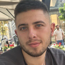 Freelancer Bogdan Z. — Ukraine, Kyiv. Core skill — Web Design, Interface Design (UI/UX)