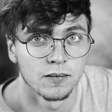 Freelancer Roman S. — Kazachstan, Ałmaty (Alma-Ata). Specjalizacja — Loga, Identyfikacja wizualna