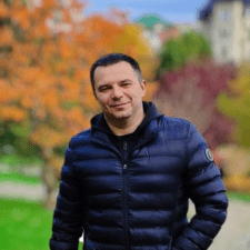 Freelancer Oleh O. — Ukraine, Kamenskoye. Core skill — AI & Machine Learning, Web Programming