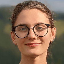 Freelancer Alena Z. — Ukraine, Kyiv. Core skill — 3D Modeling, Photo Processing