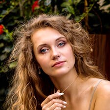 Freelancer Iryna S. — Ukraina, Kijów. Specjalizacja — Copywriting, Pisanie artykułów