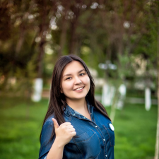 Freelancer Juliya B. — Kazachstan, Szymkent (Chimkent). Specjalizacja — Projektowanie wizytówek, Loga