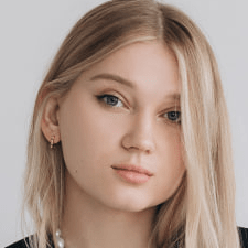 Freelancer Yuliia B. — Ukraine, Vinnytsia. Core skill — Web Programming, Website Development