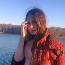 Карина Хмиляр