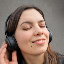 Freelancer Khrystyna S. — Ukraine. Core skill — Speaker & Voice Services, Audio Processing