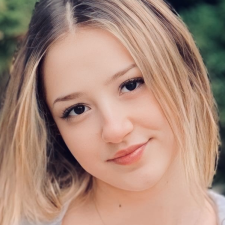 Freelancer Kira D. — Ukraina, Pryłuki. Specjalizacja — Copywriting, Tłumaczenie tekstów