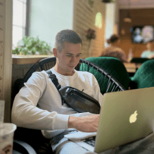 Freelancer Mikita K. — Ukraina, Kijów. Specjalizacja — Projektowanie interfejsów użytkownika (UI/UX), Projektowanie aplikacji mobilnych