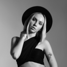Freelancer Kseniia P. — Ukraina, Iwano-Frankiwsk. Specjalizacja — Loga, Identyfikacja wizualna