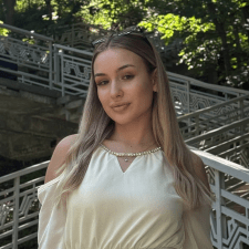 Freelancer Sofiia L. — Ukraina, Kijów. Specjalizacja — Edycja i korekta tekstu, Promocja w sieciach społecznościowych (SMM)