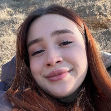 Freelancer Yelyzaveta T. — Ukraina, Dniepr. Specjalizacja — Loga, Grafika wektorowa
