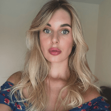 Freelancer Alina L. — Ukraine, Lvov. Core skill — Customer Support, Text Editing & Proofreading